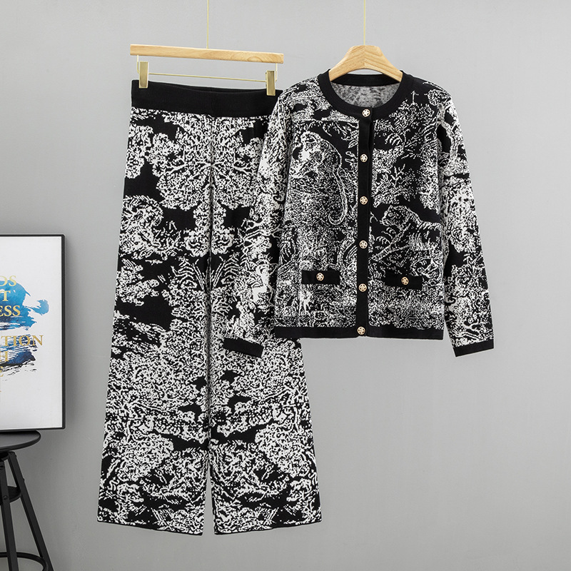 Female Formal Wear - Temperament Jacquard Landscape Painting Fashion Knitted